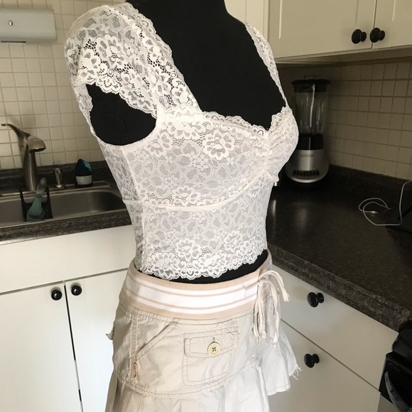 Y2k Abercrombie white lace milkmaid crop top 🍓🤍 - Picture 9 of 12